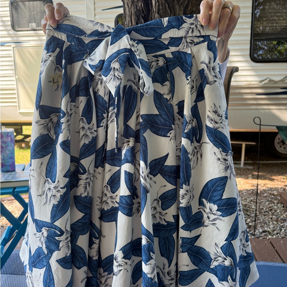 Gracia Asymmetrical Skirt in Blue and White Floral